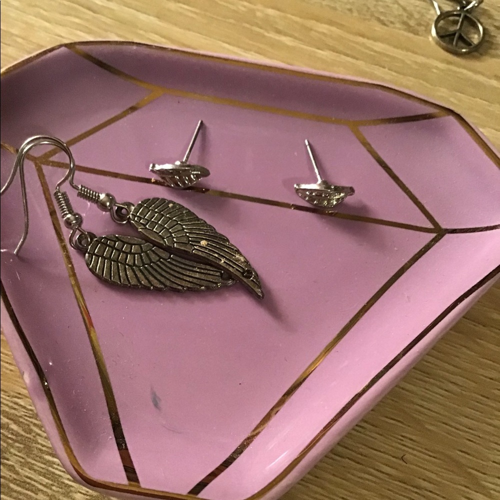 Wing earrings, don’t let these fly away!